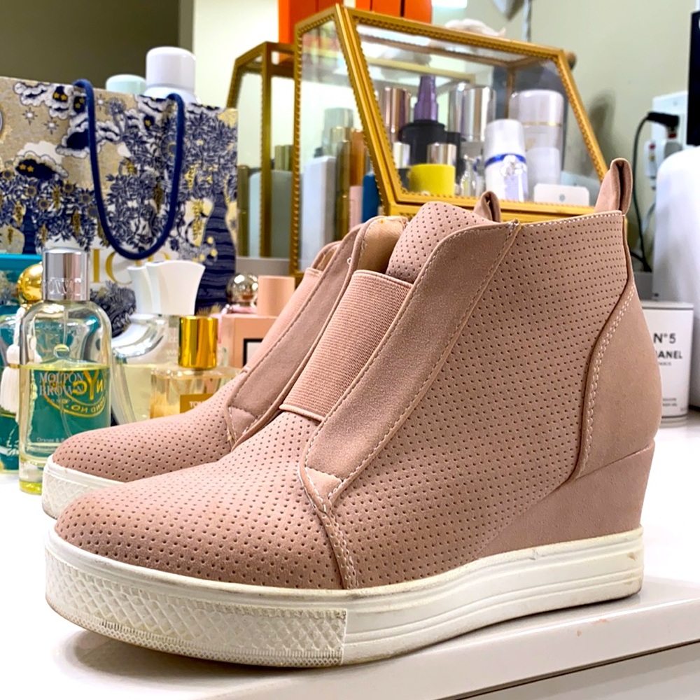 Sneaker wedges